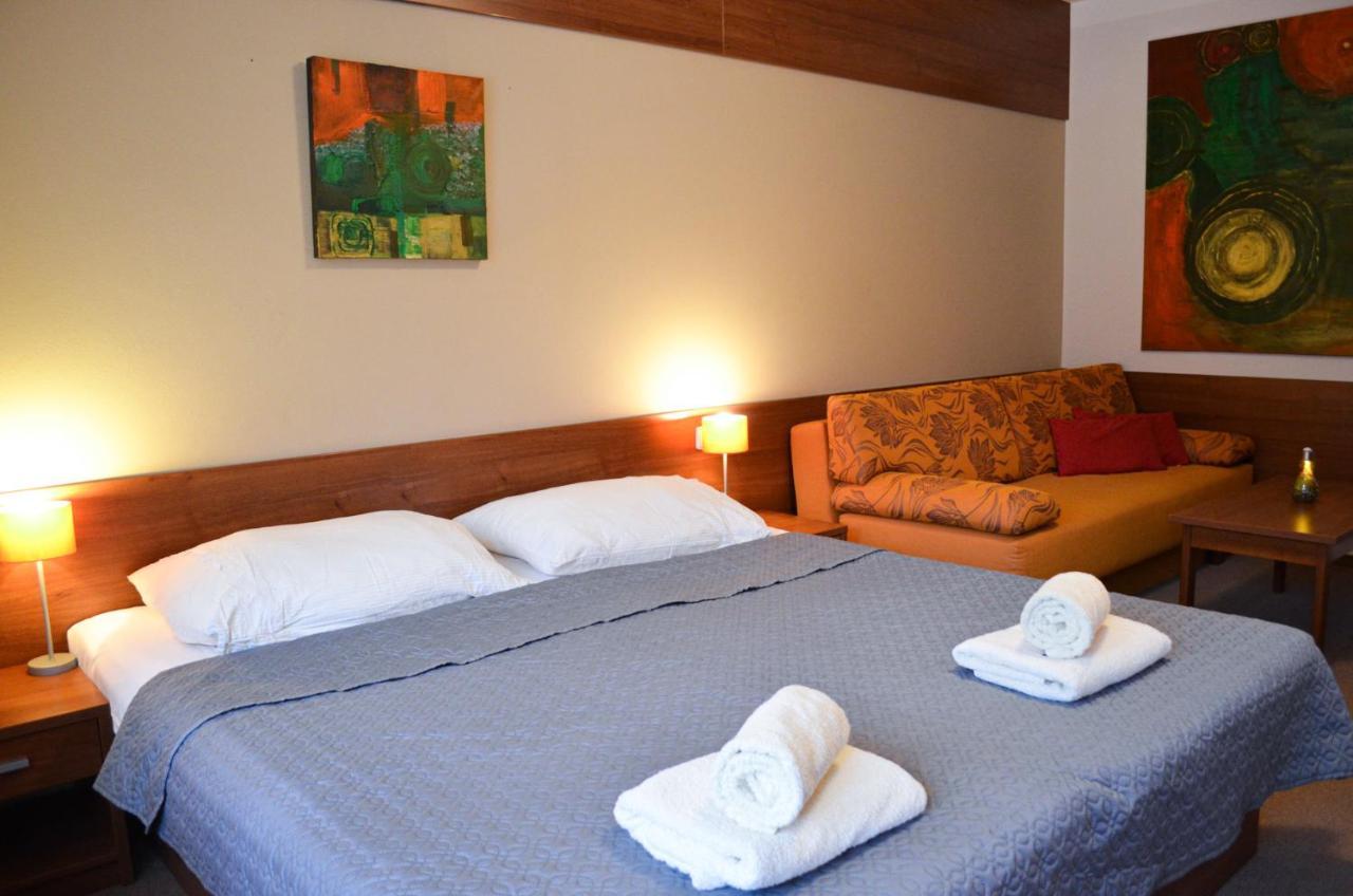 Wellness Villa Liptov ลิปโตวสกา เซียลนิตซา ภายนอก รูปภาพ